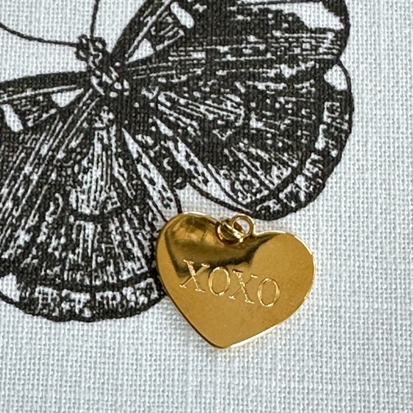 Engraved Gold Plated Heart Charm T&R - Picture 2 of 4